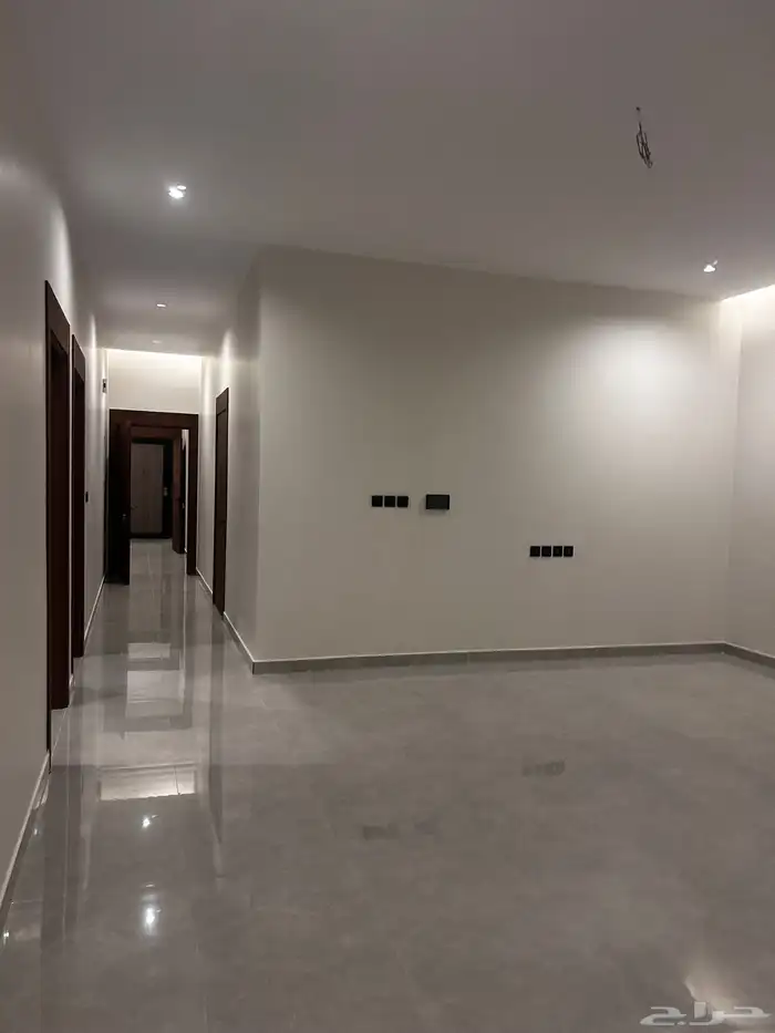 فله مساحه 450 درج جانبي دورين وملحق 21