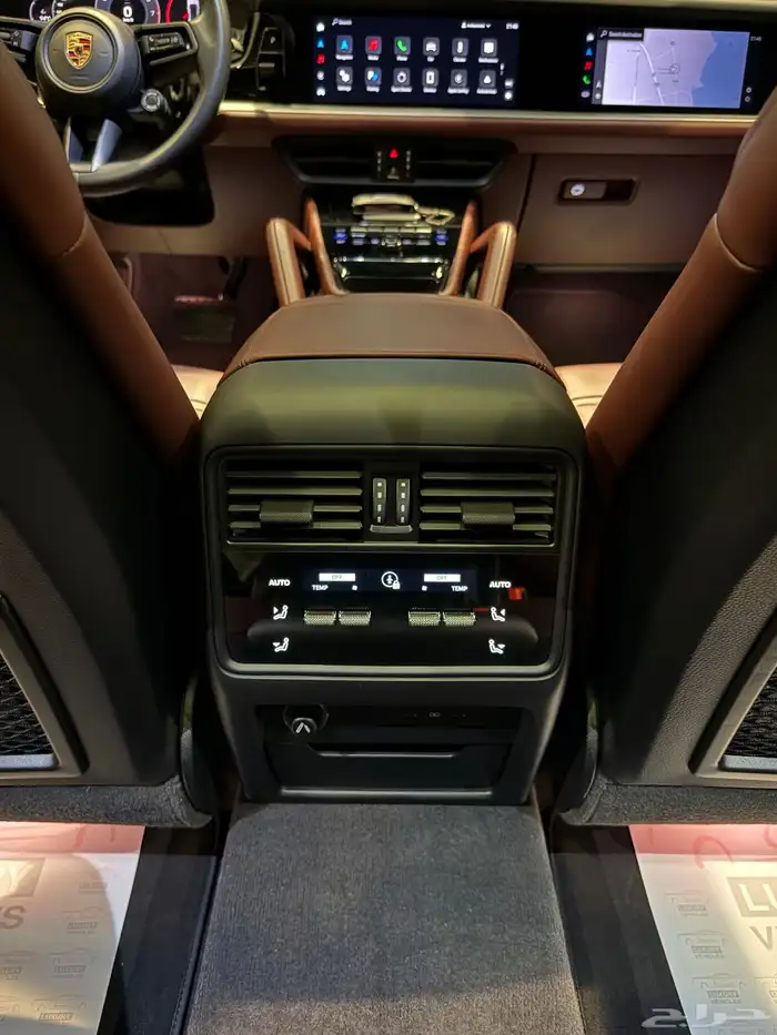 Porsche Cayenne Coupe 2024 26