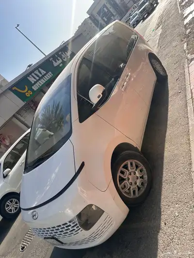 هيونداي ستاريا 9 ركاب 2023 ديزل 2
