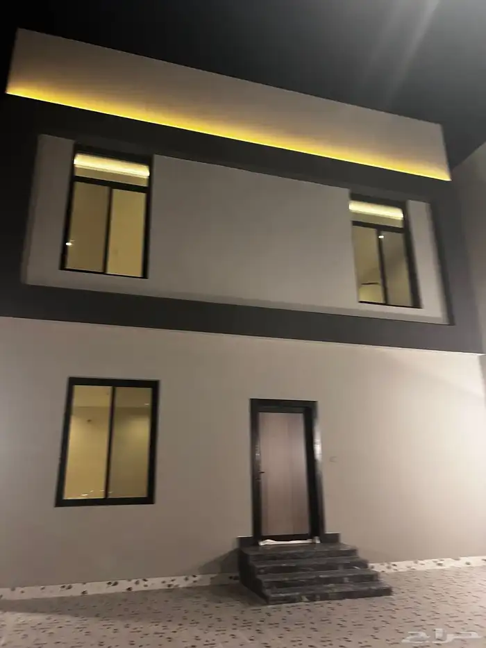 فله مساحه 450 درج جانبي دورين وملحق 10