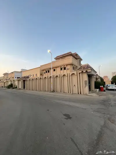 للبيع فيلا ببريدة حي الفايزية على 3 شوارع 6