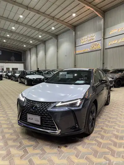 لكزس Ux300h سعودي 24 كاش واقساط 3