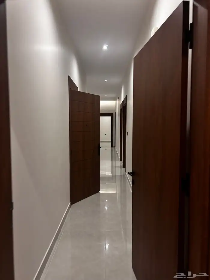 فله مساحه 450 درج جانبي دورين وملحق 13