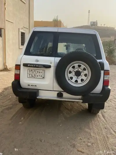 نيسان صالون أربع بييان حكومي سابقا ممشا 75 فقط 26