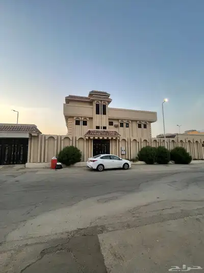 للبيع فيلا ببريدة حي الفايزية على 3 شوارع 0