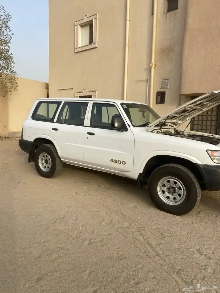 نيسان صالون أربع بييان حكومي سابقا ممشا 75 فقط 35