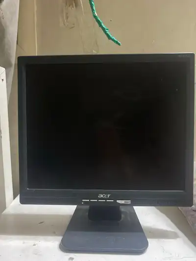شاشه كمبيوتر مكتبي في خدوش خفيفه شبه مستعمل 0