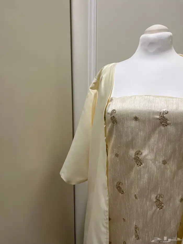 فستان مع قطعة عباءة 2