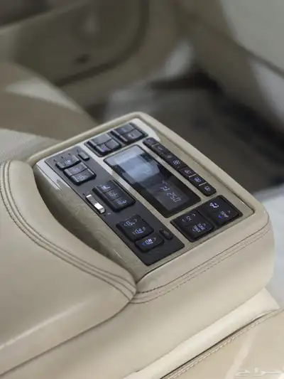لكزس LS460 موديل 2013 بحالة ممتازة 8