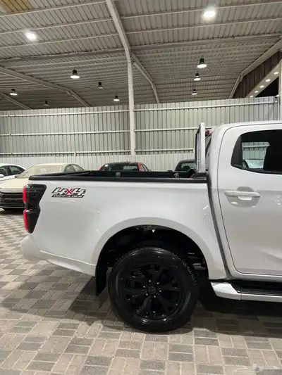 للبيع ايسوزو ديماكس GT 2024 شبه اصفار 4