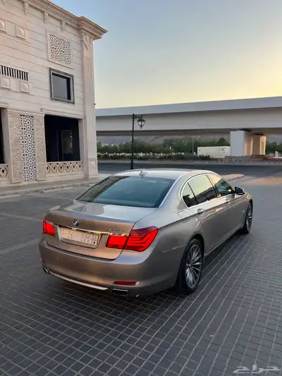للبيع بي ام دبليو الفئة السابعة 740 16