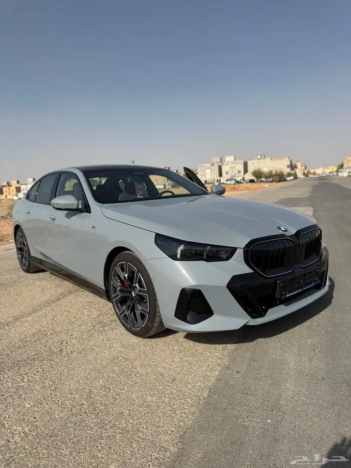 بي ام دبليو 520i m kit sport 2026 زيرو تم البيع 2