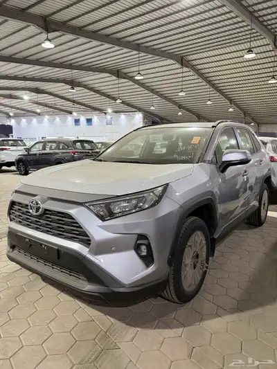 تويوتا راف فور XLE 4x4 بنزين 2025 2