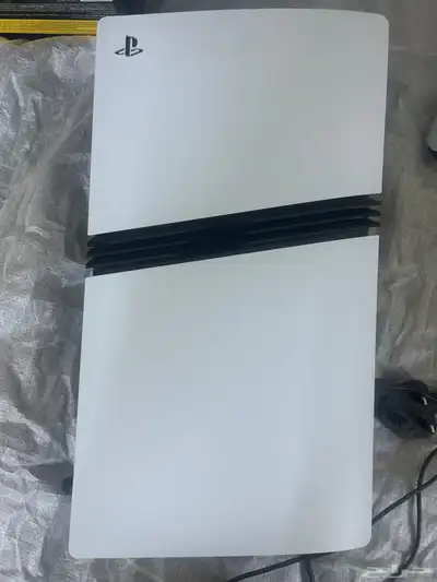 بلستيشن برو مع 2 يد تحكم اصليه 3
