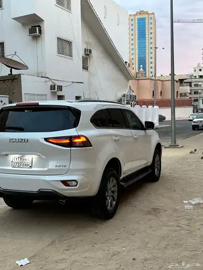 ايسوزو MUX فل كامل بدون دبل ماشي 27 الف 2