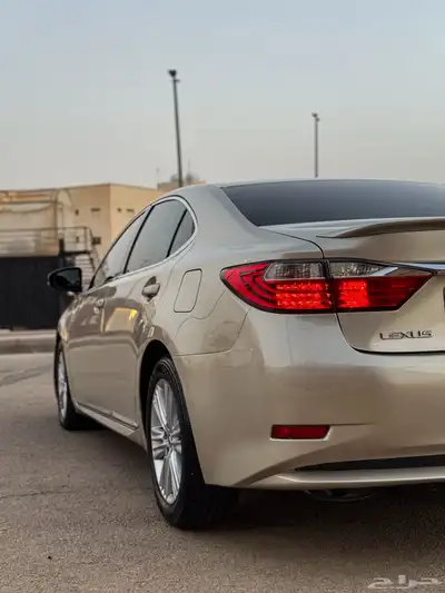 لكزس ES350 نظيف 10