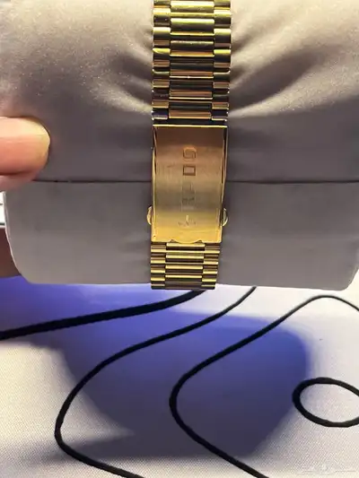 ساعه رادو ذهبية كلاسيك نظيفه جدا  جدا 6