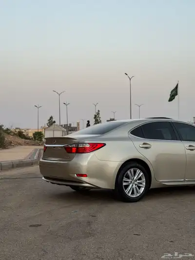لكزس ES350 نظيف 8