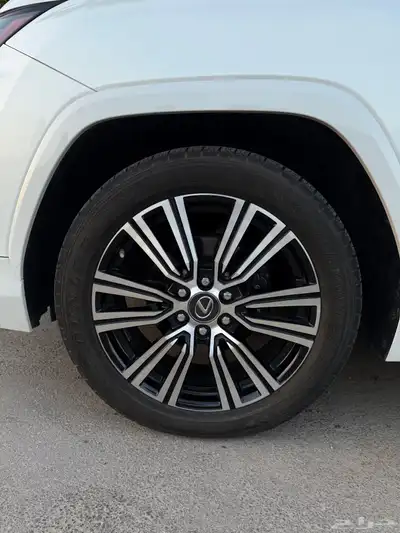 جيب لكزس LX600 2023 BB سعودي 6
