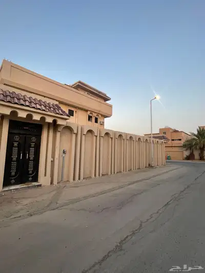 للبيع فيلا ببريدة حي الفايزية على 3 شوارع 5