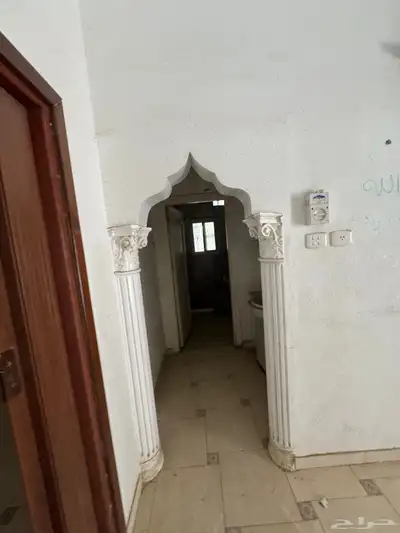 موقع في حي السداد الطائف موقع مميز عليها مبنى فيلا قديمه 45