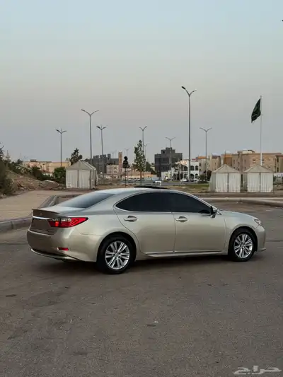 لكزس ES350 نظيف 9