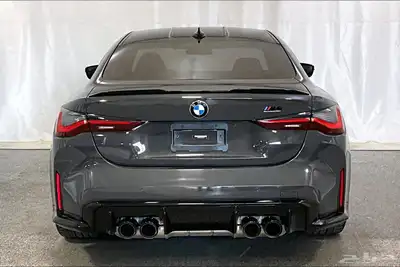 اجمل 2022 BMW M4 Competition شبه جديده وبسعر مميز 3