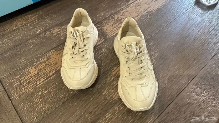 شوز جلد مع شعار قوتشي 4