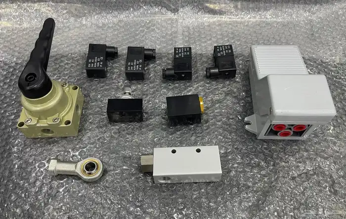 بساتم هواء وكنترولات هواء وقطع النيوماتيك pnuematic parts 8