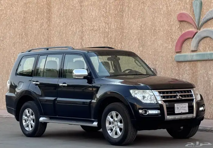 مستبيشي باجيرو GLS 2020 لون اسود 8