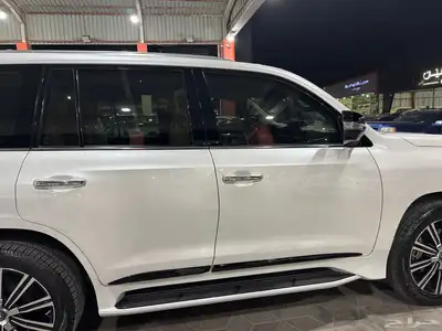 جيب لكزس 2021 LX570 - بحالة الوكالة ممشى قليل .. 7