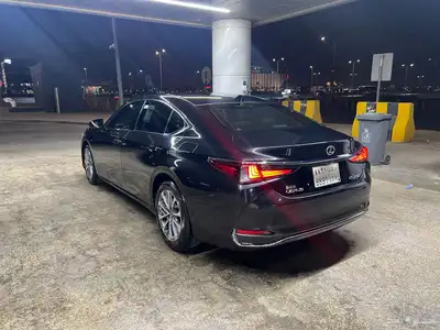 لكزس للتنازل بدون مقابل   ES250 AA موديل 2023 2