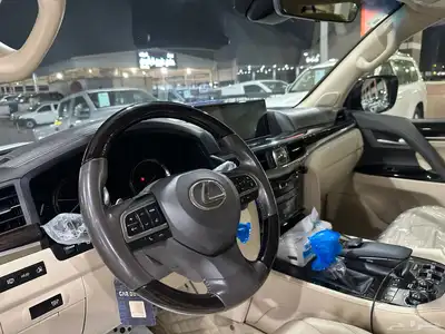 جيب لكزس 2021 LX570 - بحالة الوكالة ممشى قليل .. 25