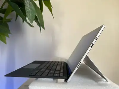 لاب توب وتابلت اتنين فى واحد - microsoft surface 2