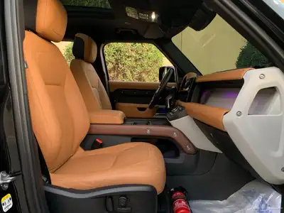 ديفندر HSE موديل 2023 بحالة الوكاله ممشى 36 الف 40