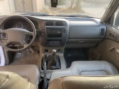 نيسان صالون أربع بييان حكومي سابقا ممشا 75 فقط 18