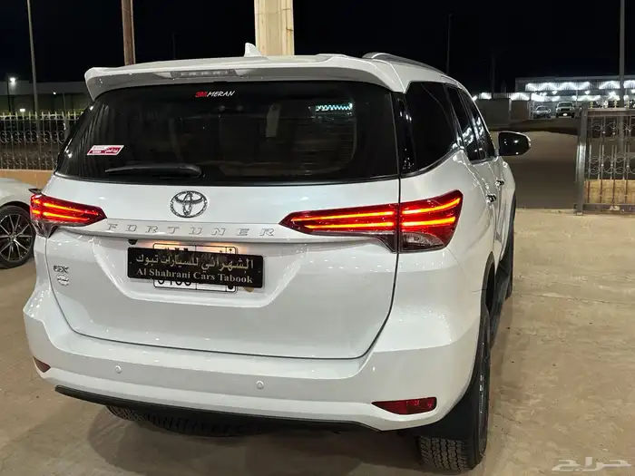 تويوتا فورشنر GX2 دبل 2025 عداد 7500 بحالة الوكالة 4
