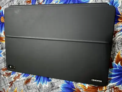هواوي ميت بوكE 0