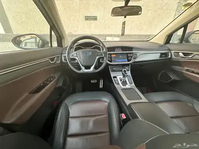 للبيع   جيلي إمجراند GS موديل 2020   الممشى  82 ألف كم ا 10