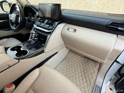 لندكروزر 2022 VXR 37