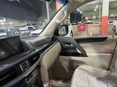جيب لكزس 2021 LX570 - بحالة الوكالة ممشى قليل .. 27