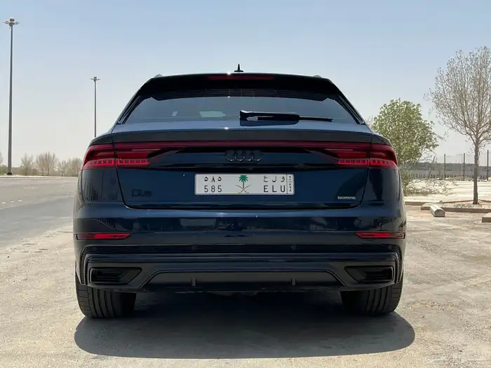للبيع اودي Q8 S-Line بلاك اديشن 2023 شبه جديد 6