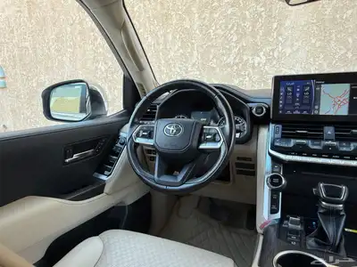 لندكروزر 2022 VXR 31
