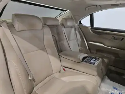 لكزس LS460 موديل 2013 بحالة ممتازة 7