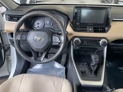 للبيع تويوتا رافور 2021 نص فل سعودي 8