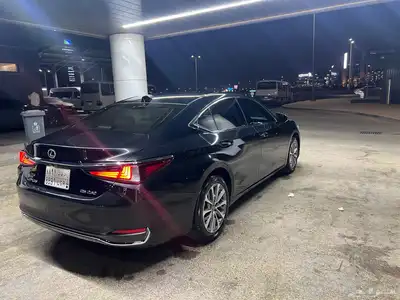لكزس للتنازل بدون مقابل   ES250 AA موديل 2023 3