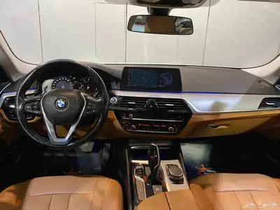 بي ام دبليو 520i 2020 بحالة نظيفه جدا 8