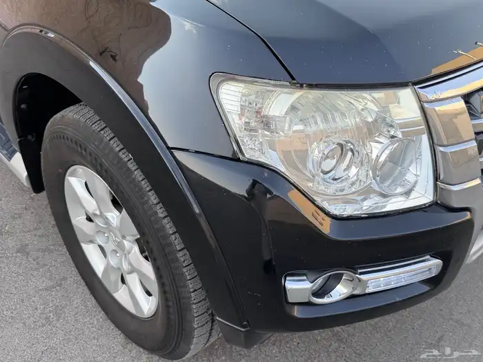 مستبيشي باجيرو GLS 2020 لون اسود 4