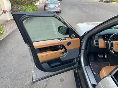 رنج روفر فوج SE V8 2018 ناغي ( بحالة الوكالة ) 23
