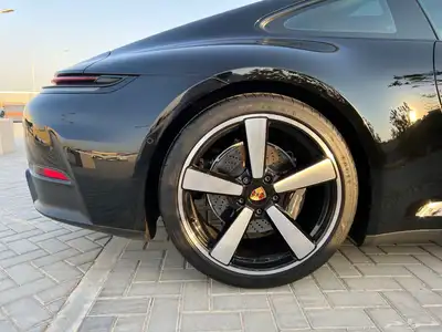بورش كاريرا PORSCHE CARRERA 911 2025 10
